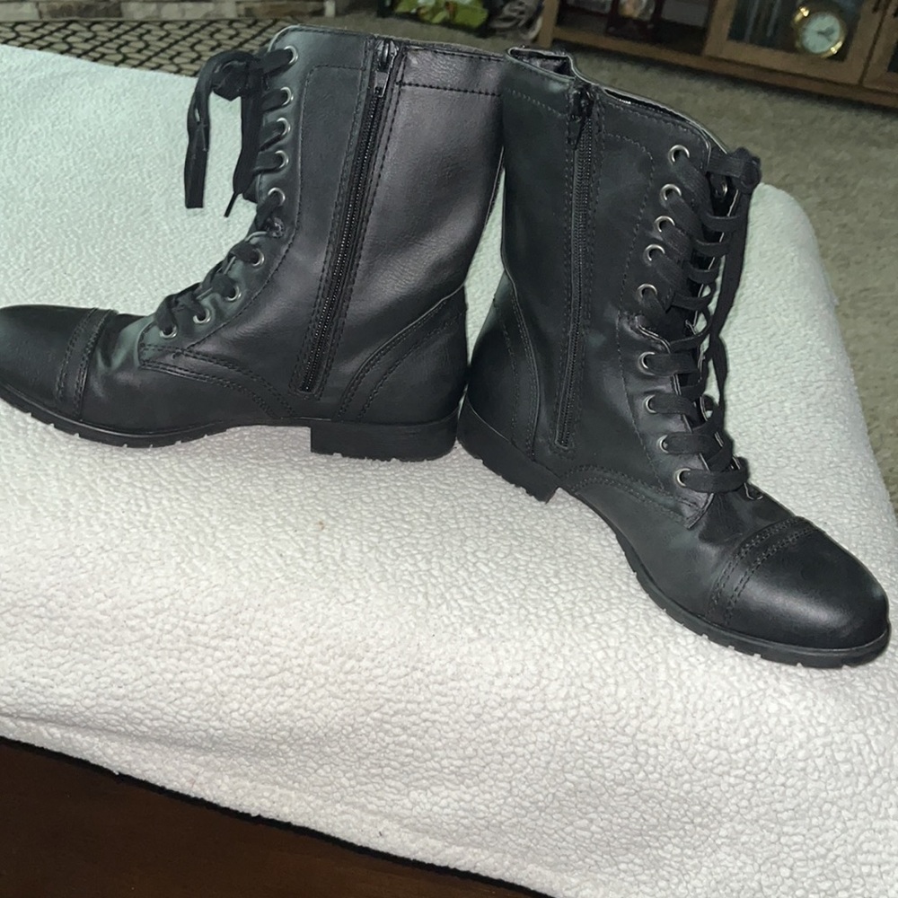 Time and Tru Black Side Zip Front Tie Boots Women’s Size 9